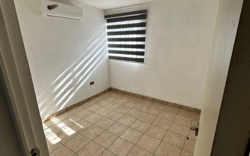 1210 Villa del Real